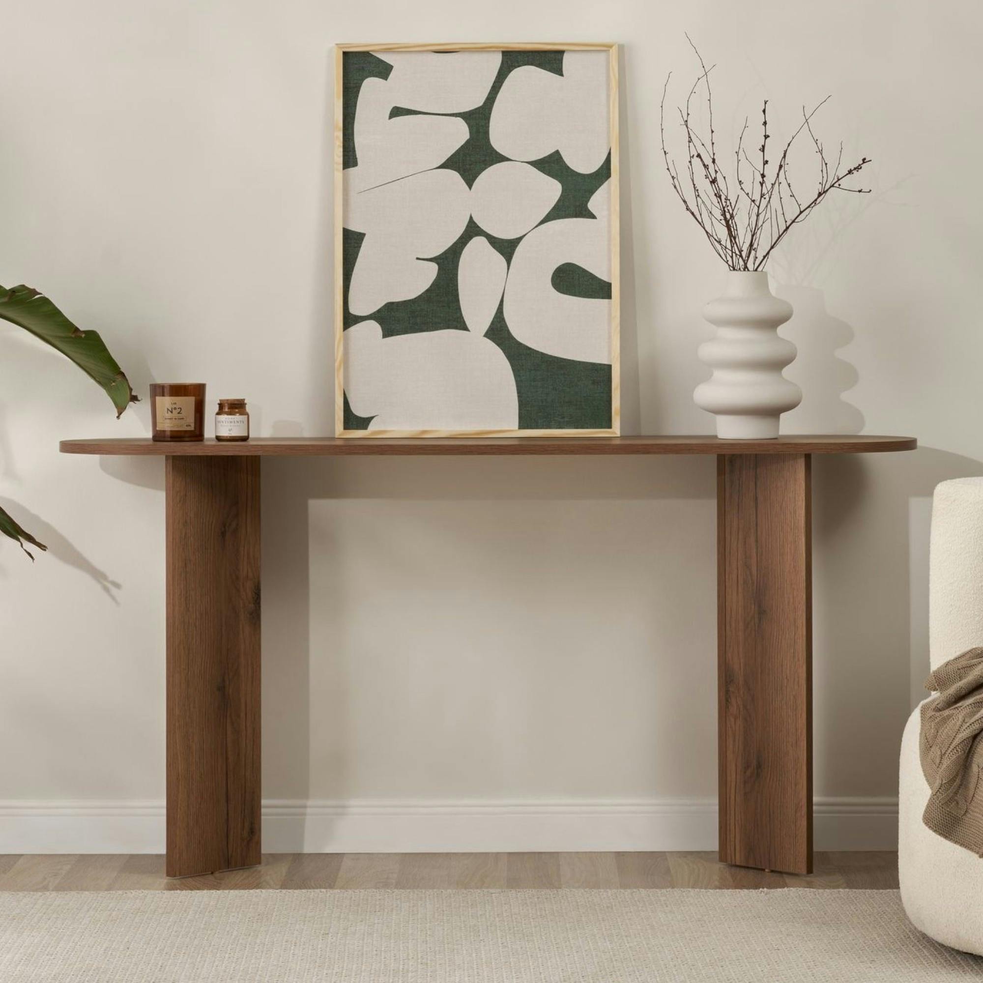 Console de salon ovale effet noyer clair - pieds en V MARFA