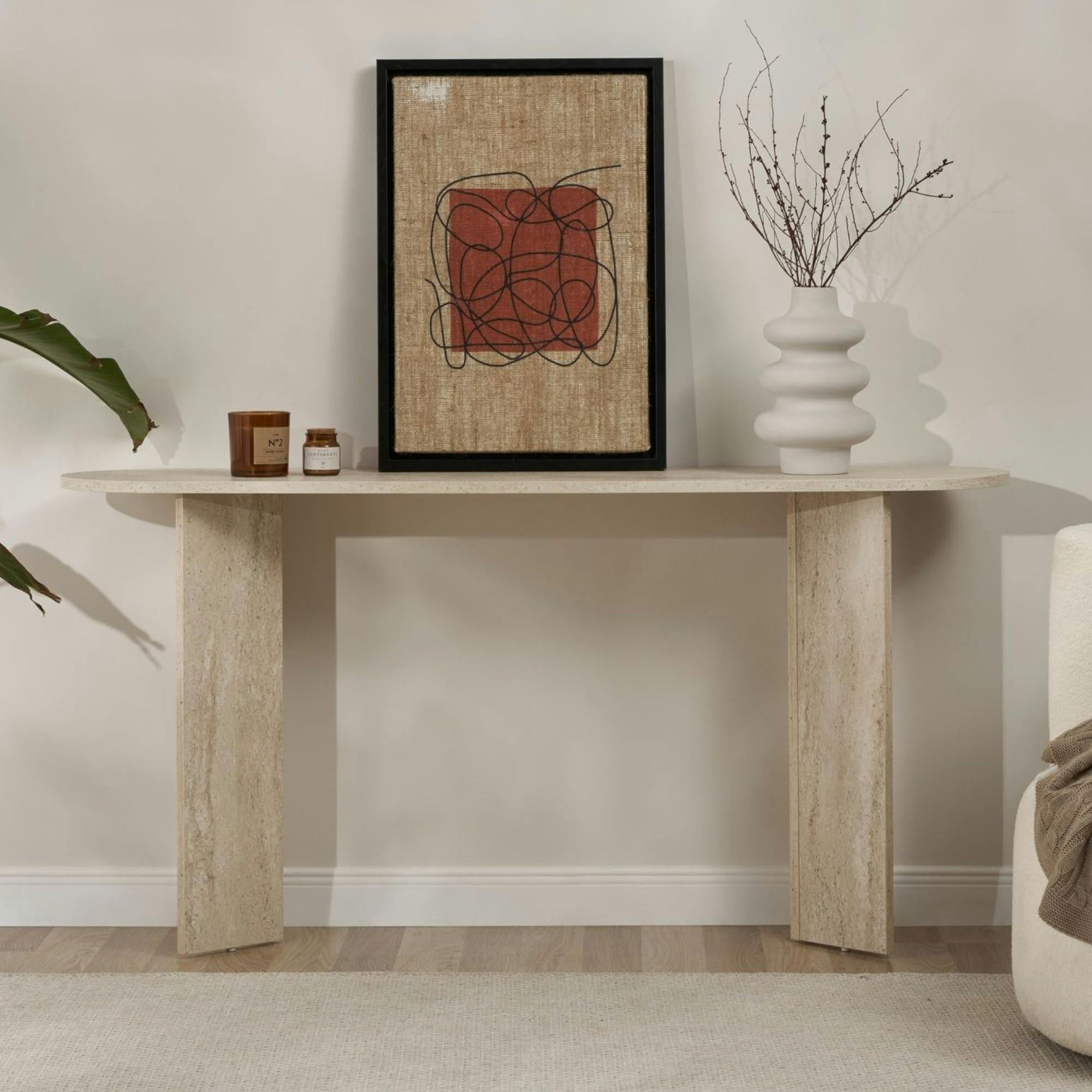 Console de salon ovale effet travertin - pieds en V MARFA