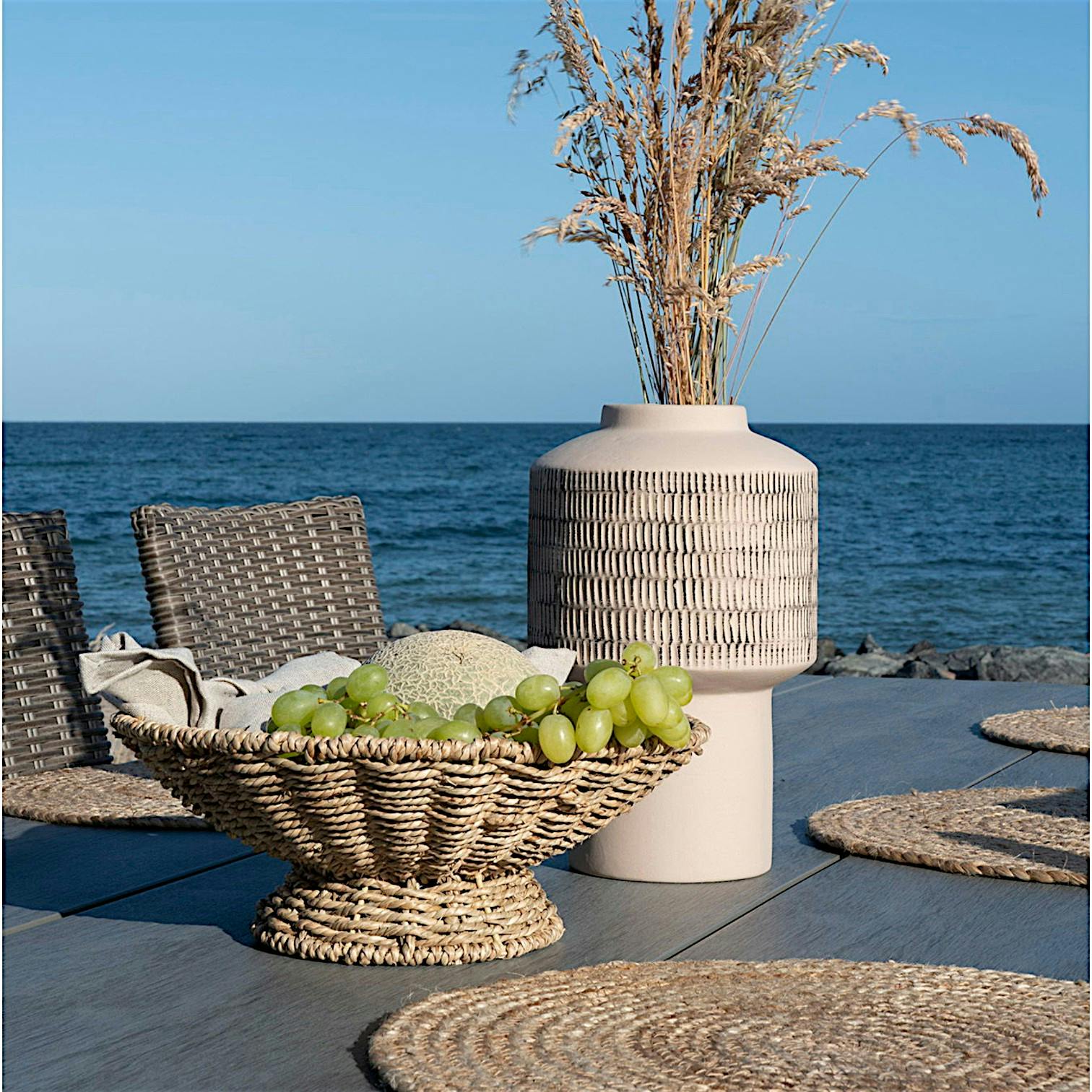 Corbeille à fruits en fibres tressées naturelles