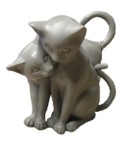 Couple de chat se faisant un câlin en résine gris-taupe 19x16x11cm