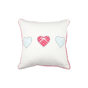 Coussin Charme écru décor coeurs brodés bleu et rouge à pois et passepoil rouge 40x40cm 100% coton BAILEY