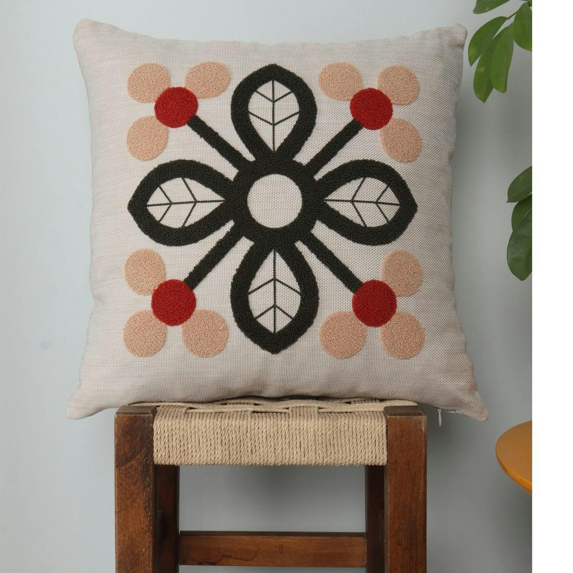 Coussin déco en lin – fleur 70s en bouclette vert kaki IZMIR