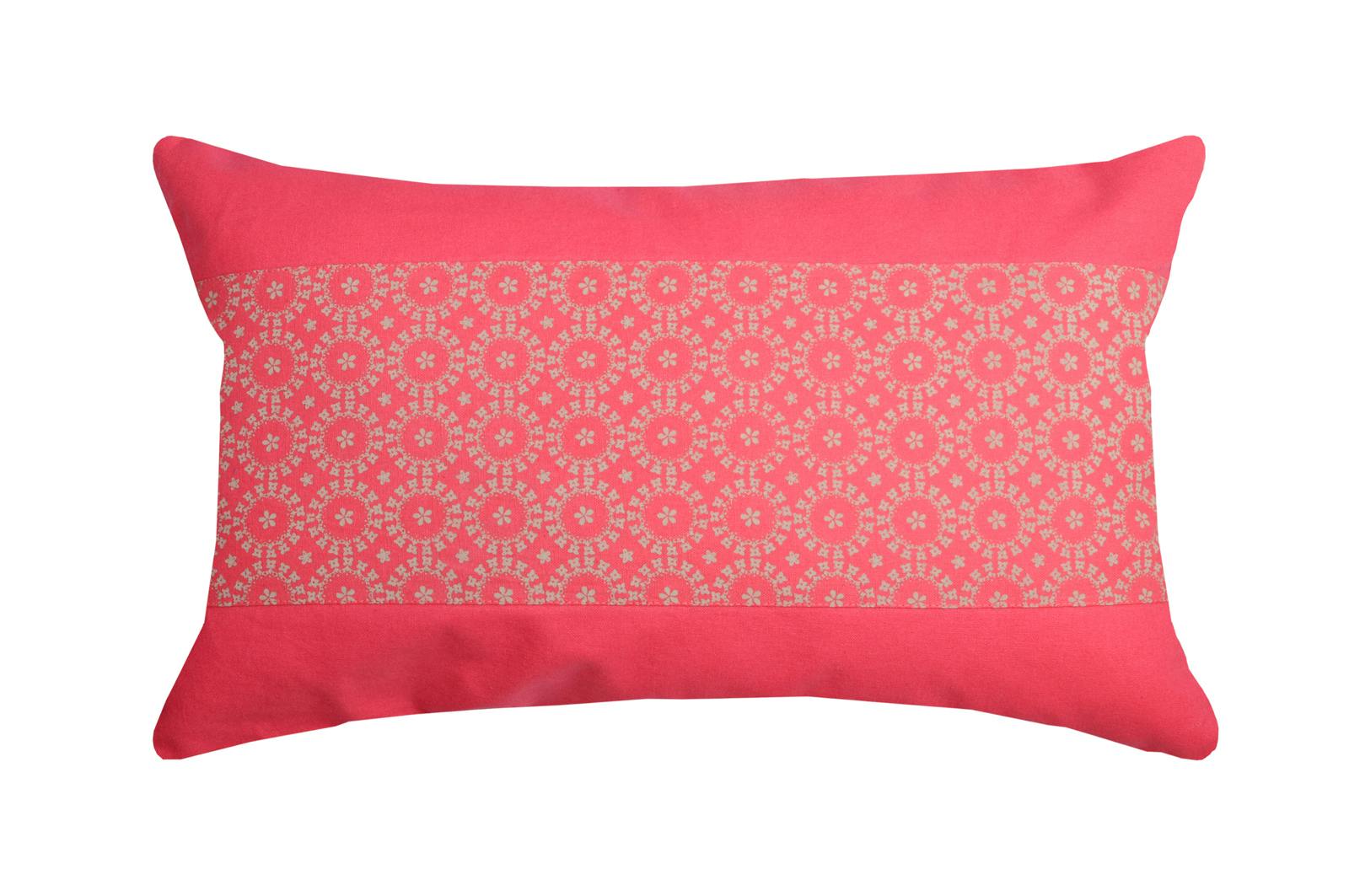 Coussin décor floral fuschia 30x50cm 100% coton LOLITA FUSCHIA