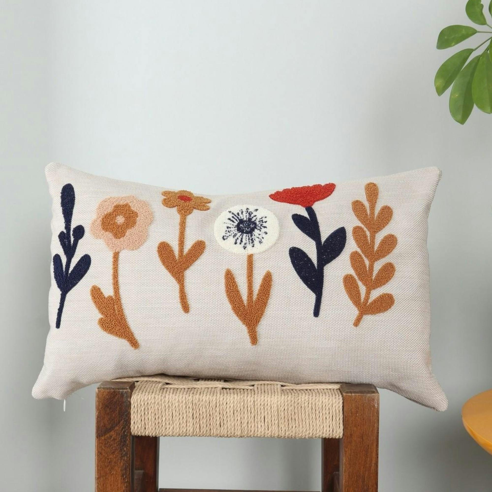 Coussin fleurs stylisées – rectangulaire, bouclette IZMIR