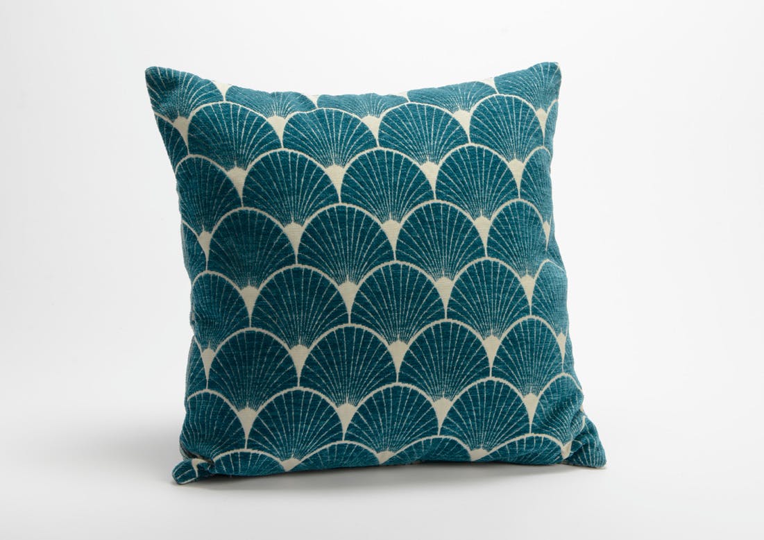 Coussin motif coquilles façon jacquard couleur bleu canard 45x45cm