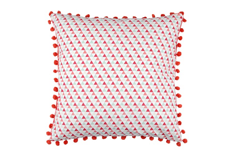 Coussin motifs géométriques bleu rouge corail et petits pompons 40x40cm 100% coton ISOCELE ROUGE