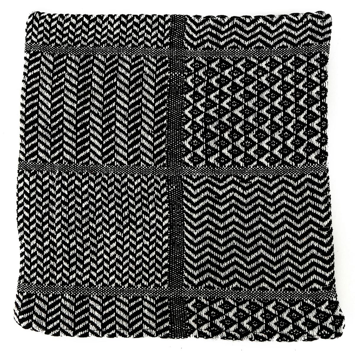 Coussin noir et blanc carré motifs graphiques 45x45cm