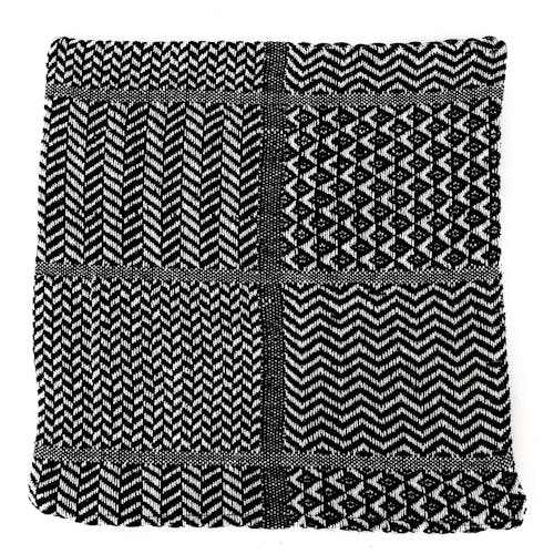 Coussin noir et blanc carré motifs graphiques 45x45cm