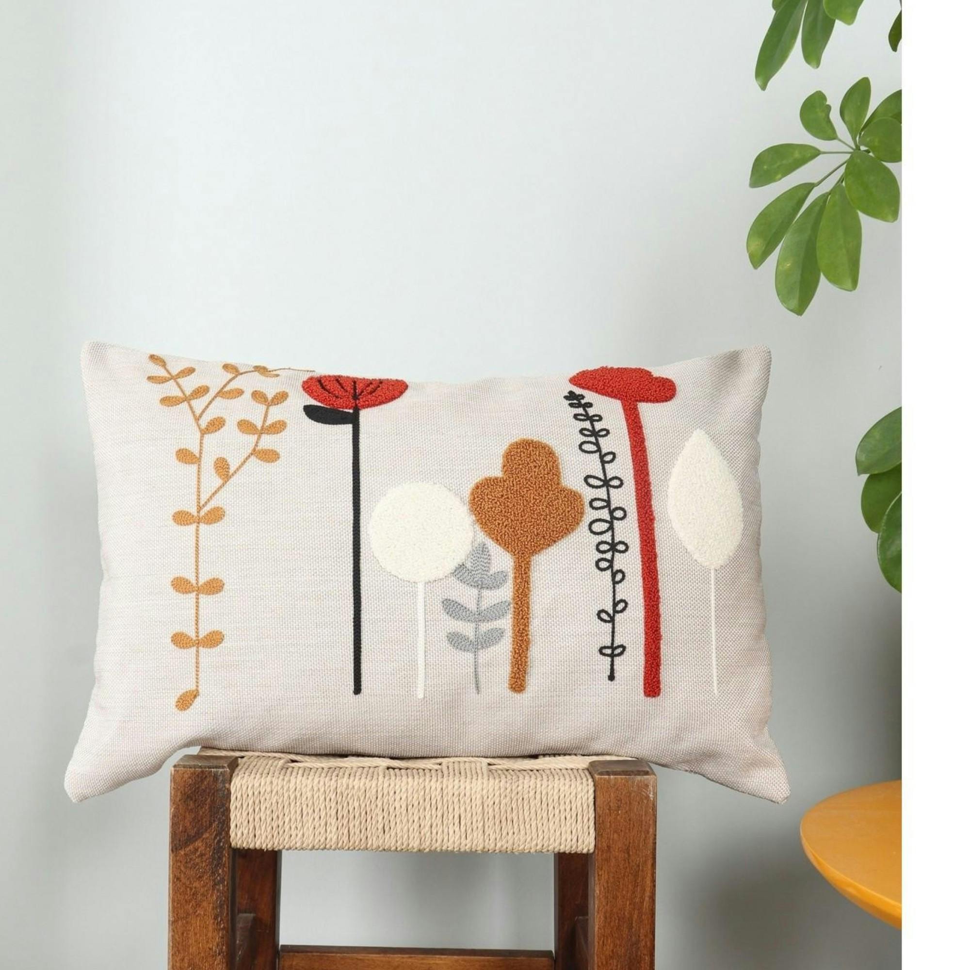 Coussin rectangulaire en lin – motifs fleurs rouges IZMIR