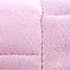 Coussin rose touché doux matelassé avec motif lignes en relief 50x30cm