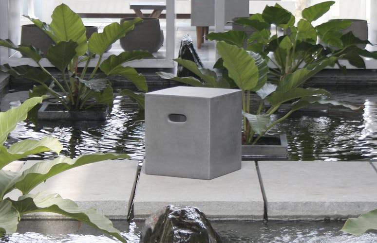 Cube - Pouf de jardin Aspect Béton HERCULE