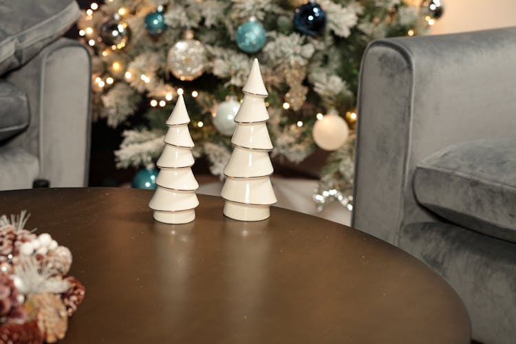 Décoration de Noël à poser sapin en porcelaine 16,5 cm