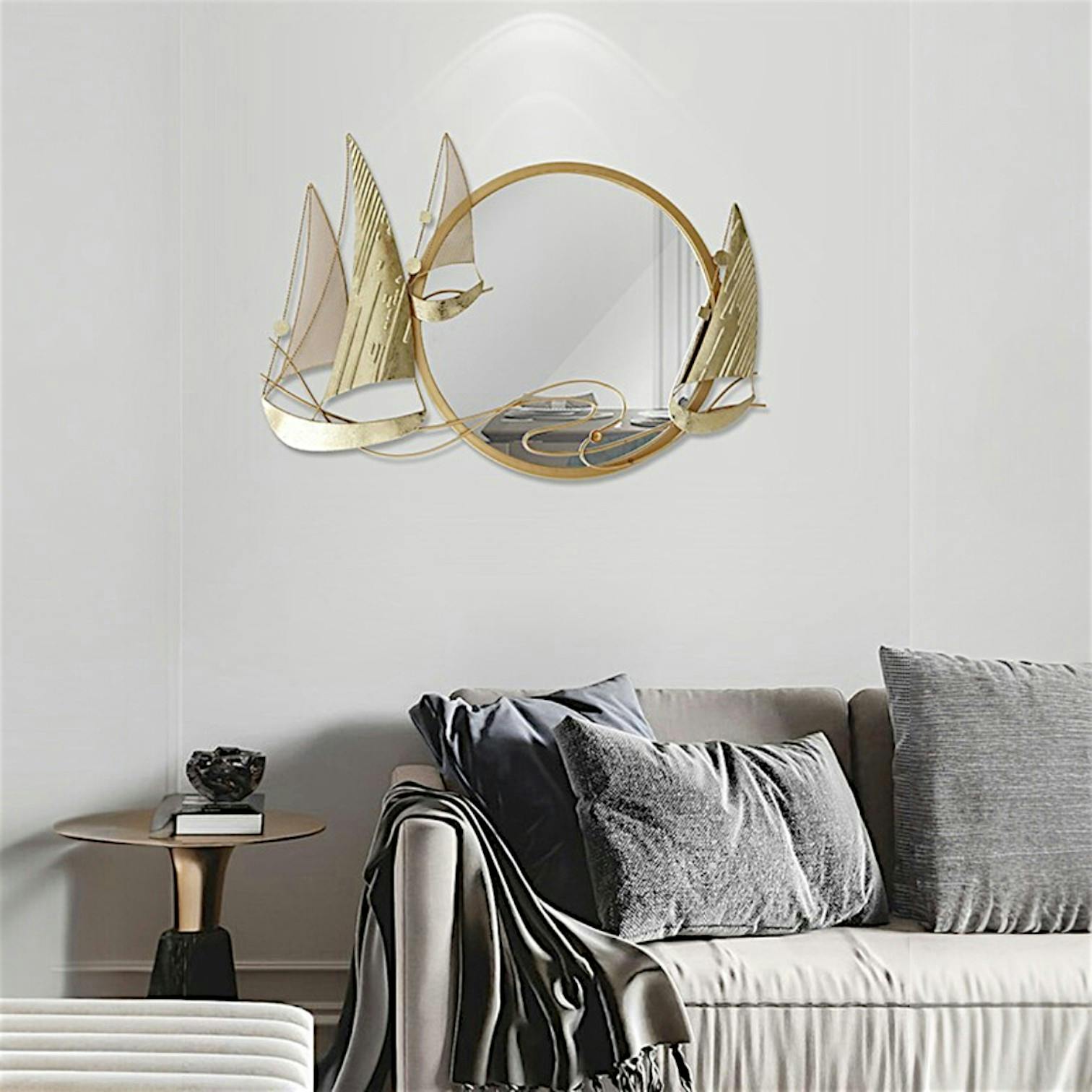 Décoration murale en métal avec miroir rond et bateaux dorés