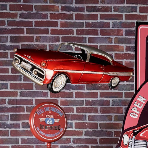 Décoration murale en métal voiture américaine rouge