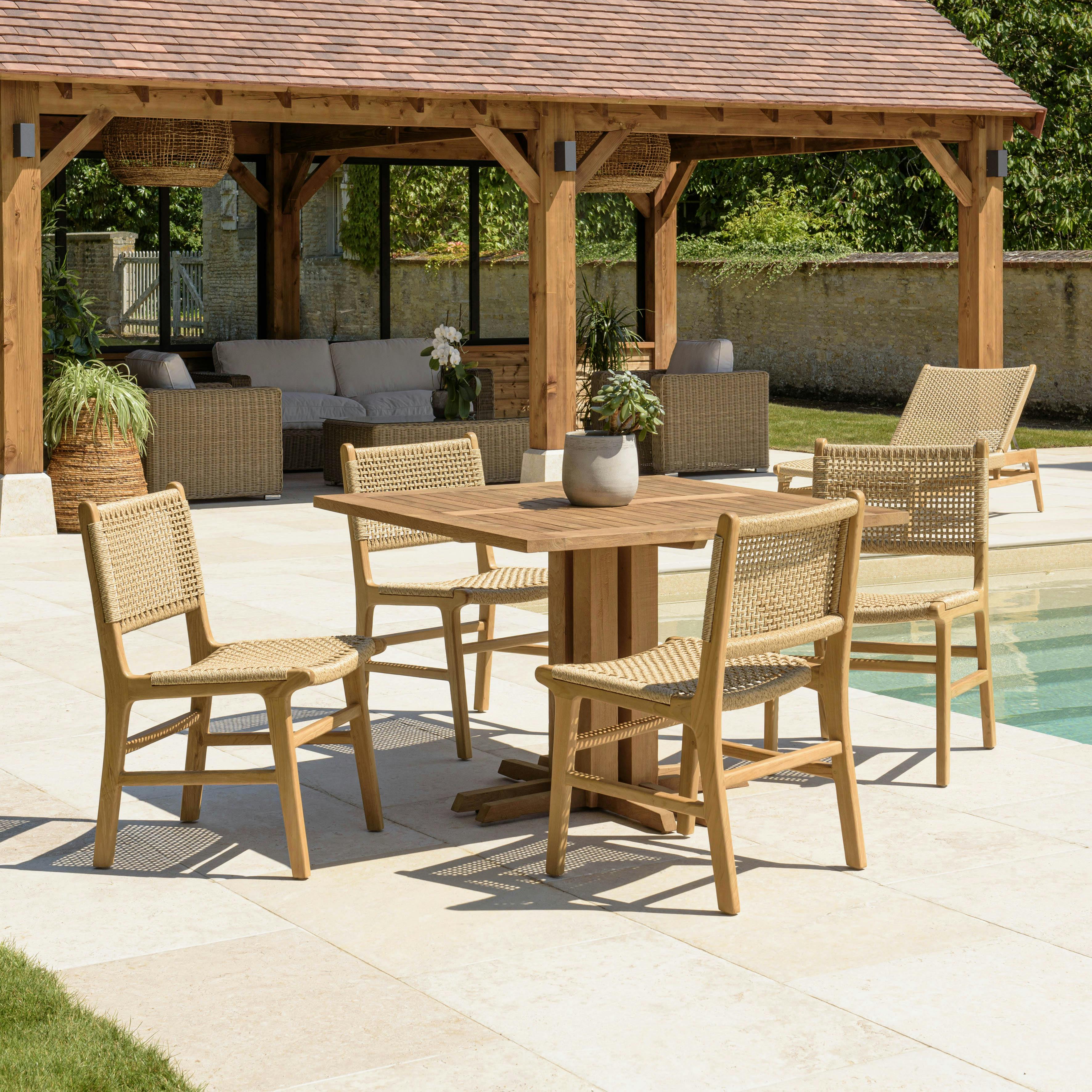 Ensemble de jardin Table carrée 4 chaises  rotin synthétique LUMIO