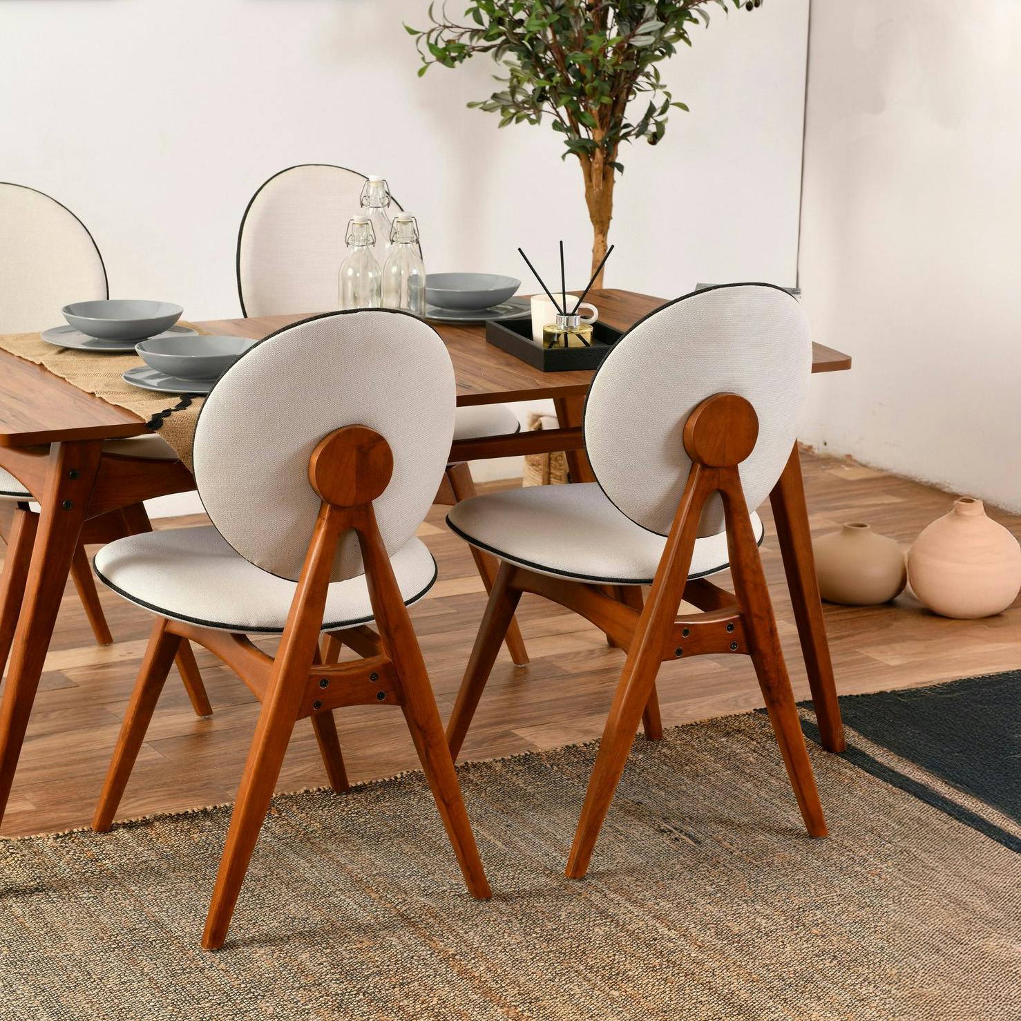 Ensemble salle à manger vintage - 4 chaises écrues SITIA