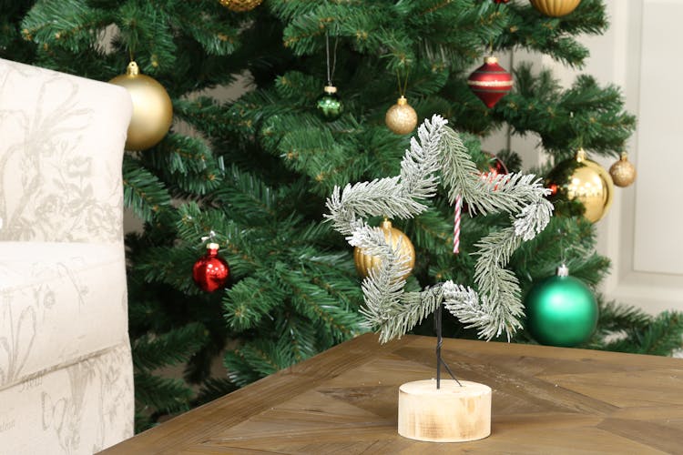 Décoration de Noël à poser étoile enneigée avec leds