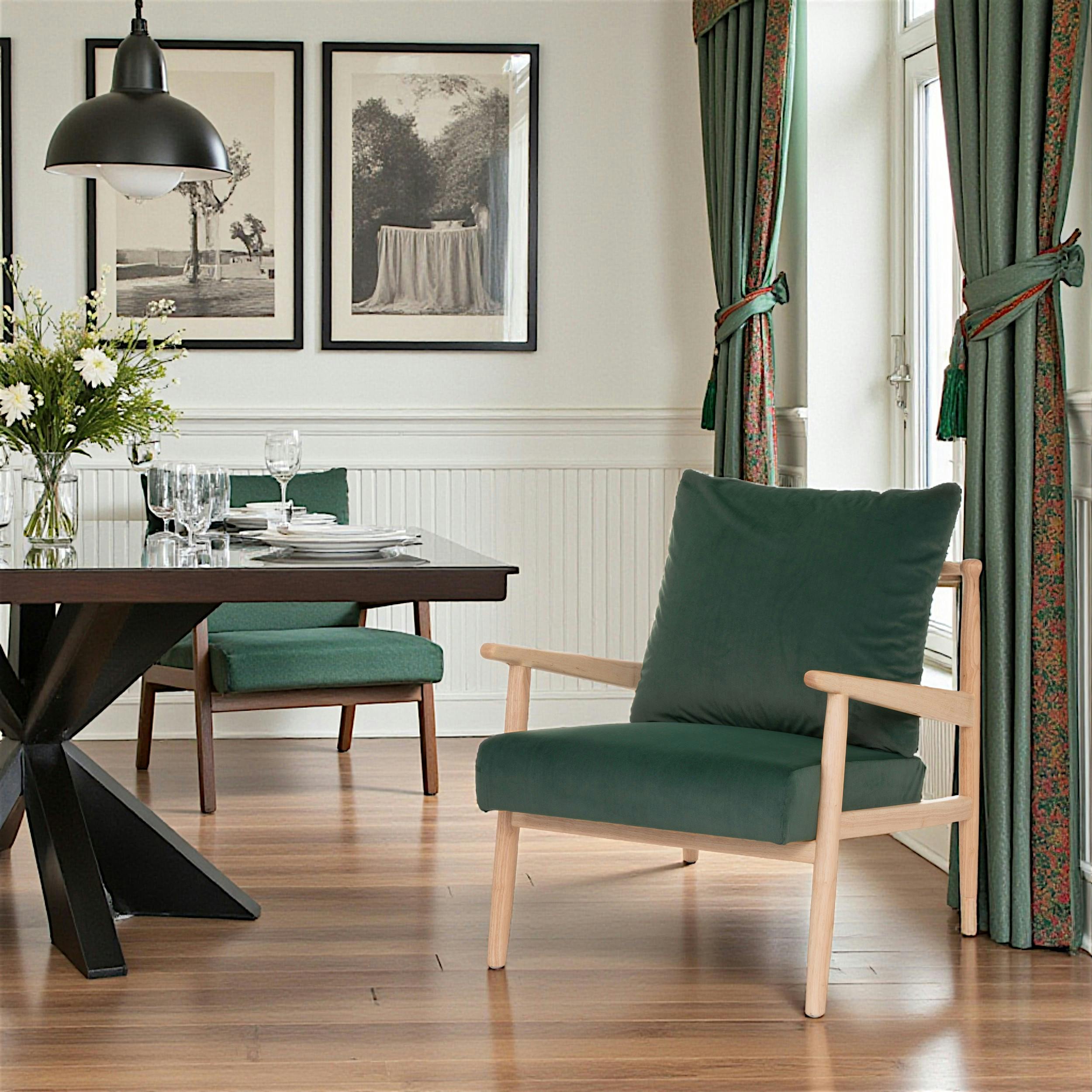 Fauteuil en bois et coussins velours vert