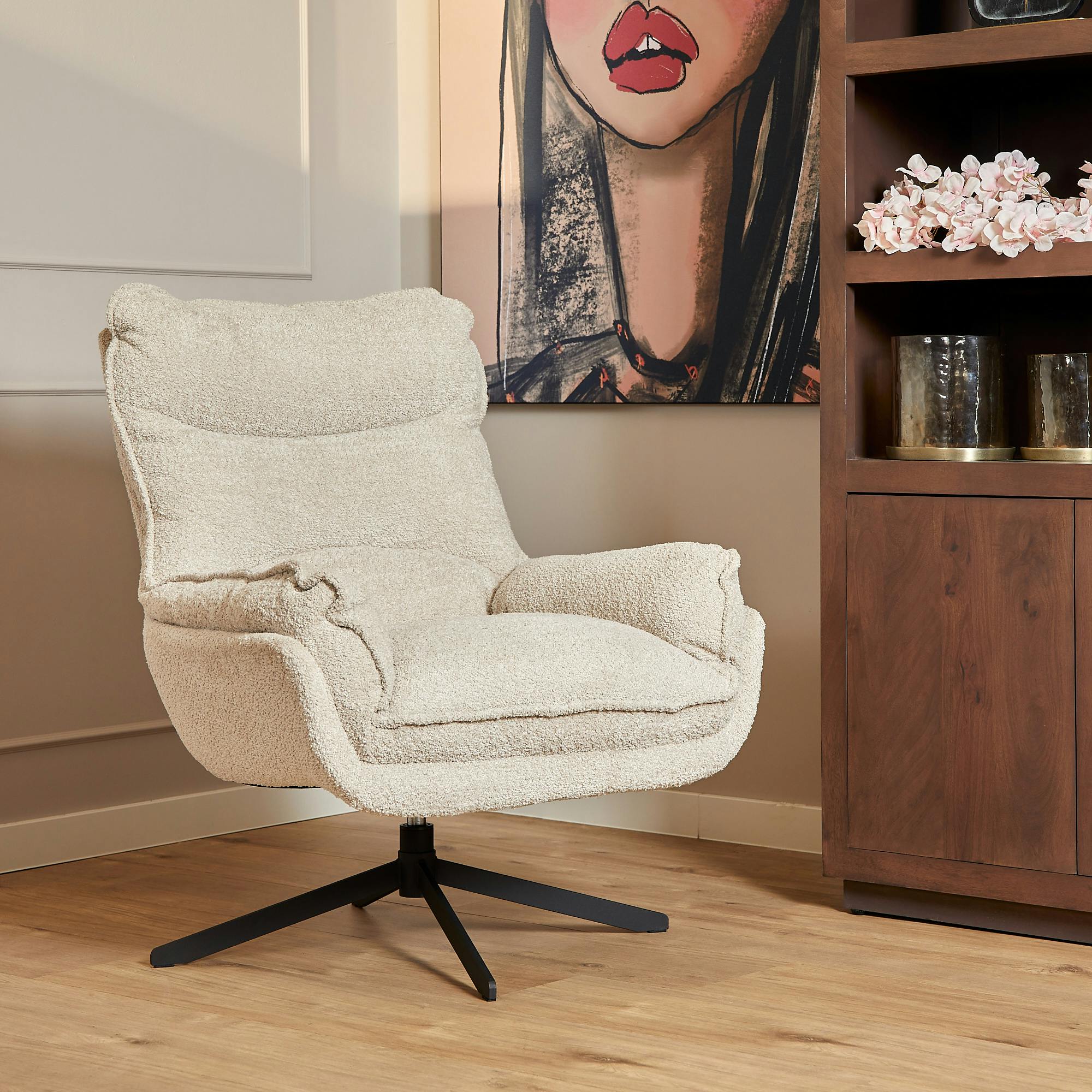 Fauteuil pivotant blanc crème en tissu bouclette BELORA