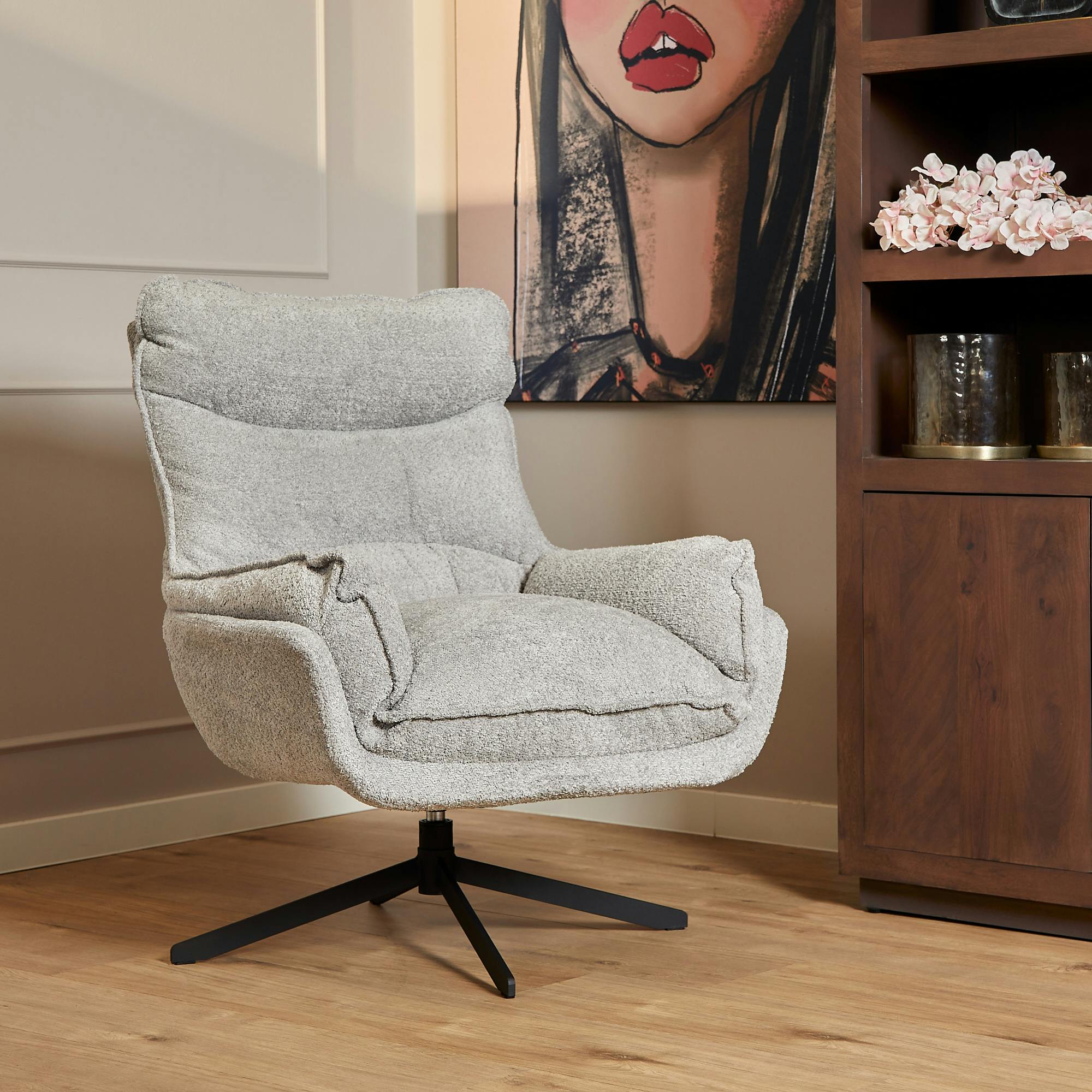 Fauteuil pivotant gris clair en tissu bouclette BELORA