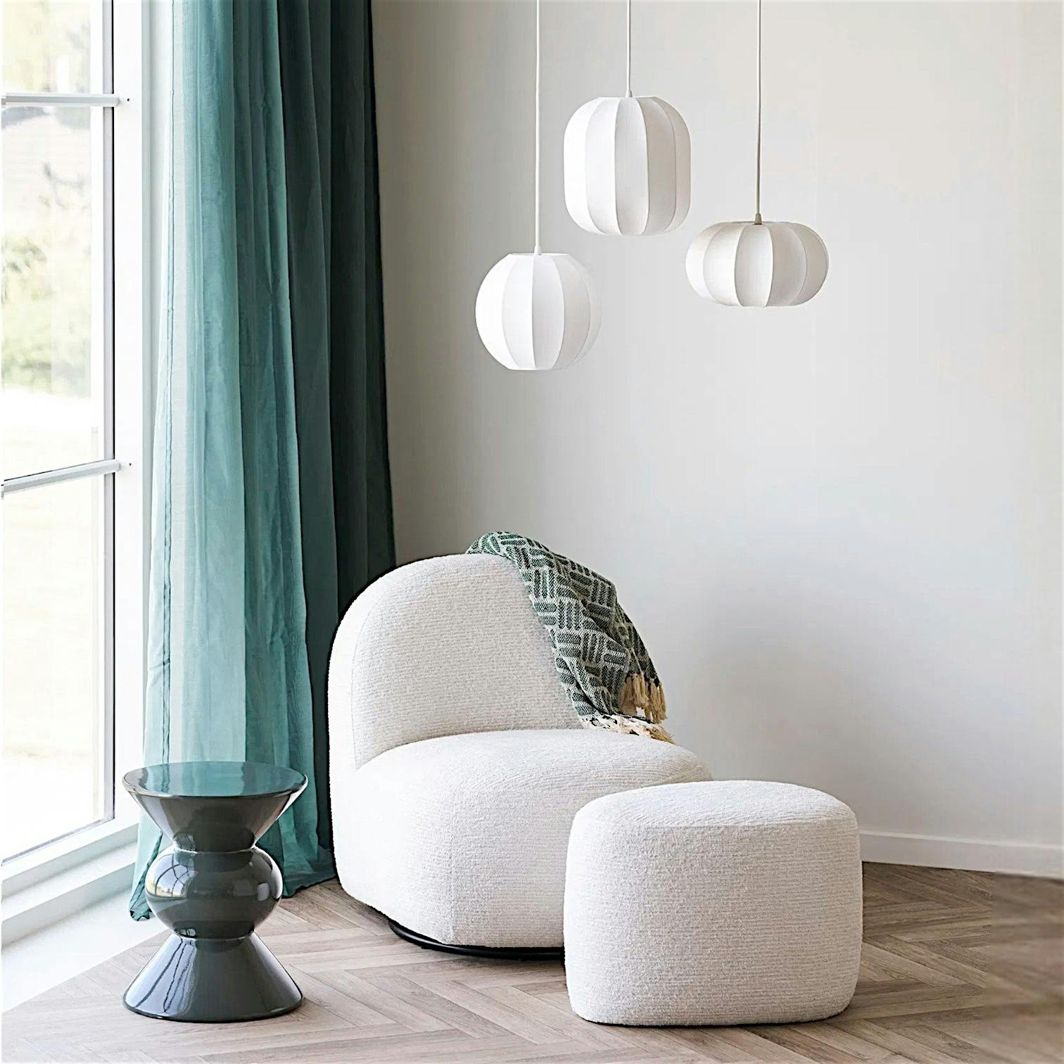 Fauteuil salon blanc pivotant design organique BERLIN