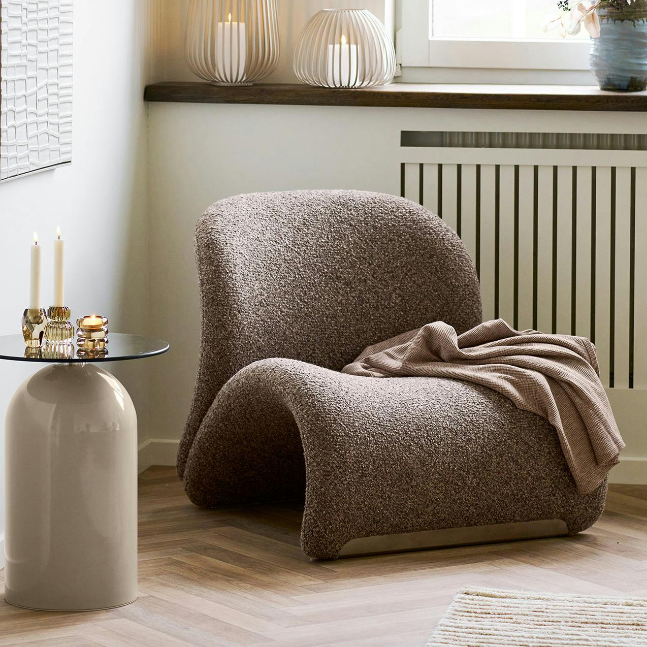 Fauteuil sculptural sans accoudoirs en tissu marron BERLIN