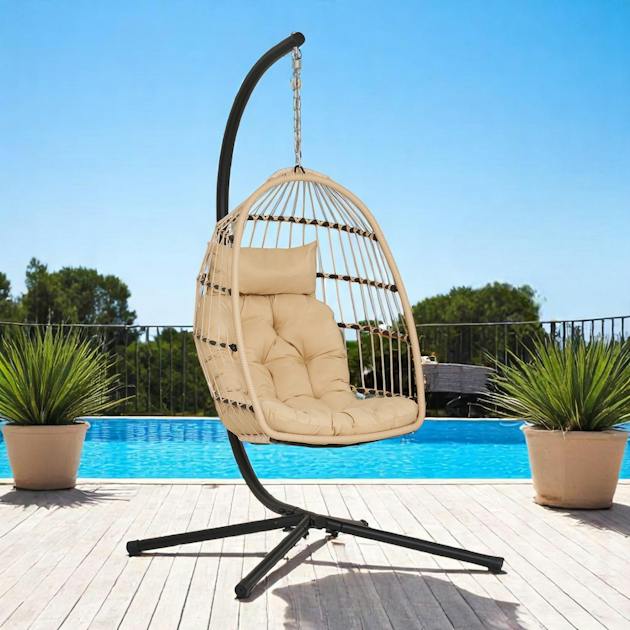 Fauteuil suspendu beige en résine tressée SOUTH BEACH | Fauteuils ...
