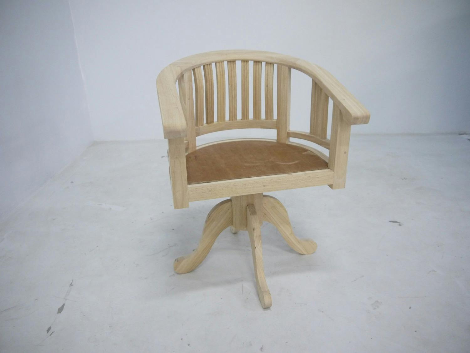 Fauteuil tournant Hévéa avec assise mousse PU 62x45x80cm MAORI