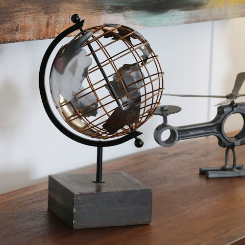 Globe en métal sur pied bois
