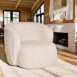 Gros fauteuil en fausse fourrure, couleur blanc cassé BERLIN