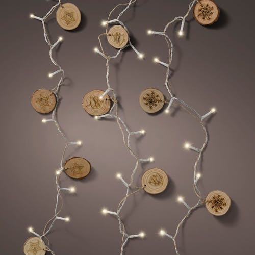 Guirlande lumineuse avec rondins bois (3 assortis : flocon, sapin, étoile), 120 cm