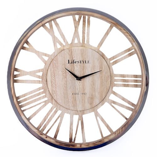 Horloge ajourée effet bois D 48 cm