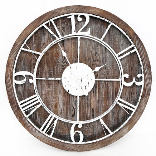 Horloge en métal blanc ajouré sur support bois D81cm