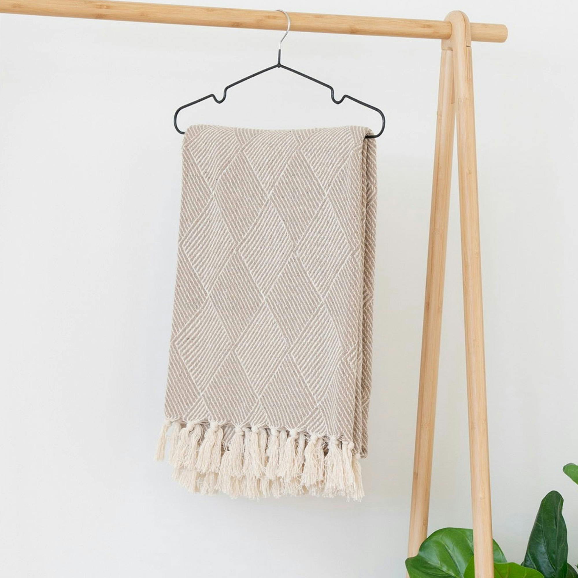 Jeté de canapé beige motif losanges - 130x180 cm FALLON