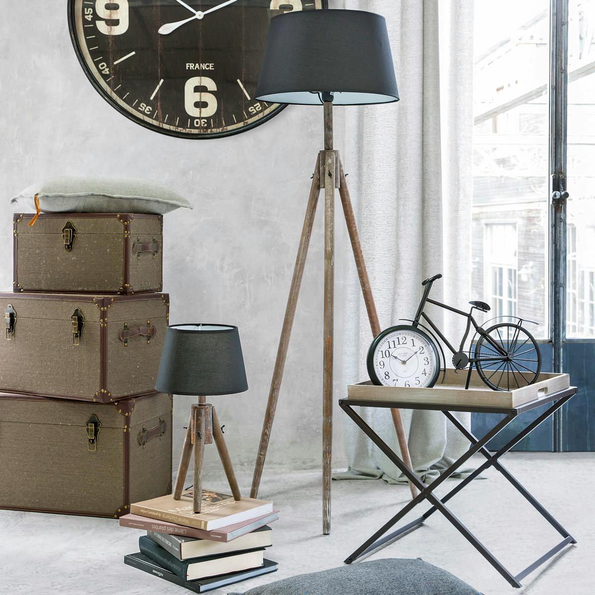 Lampadaire bois patiné forme trépied et abat-jour coton noir D48xH150cm