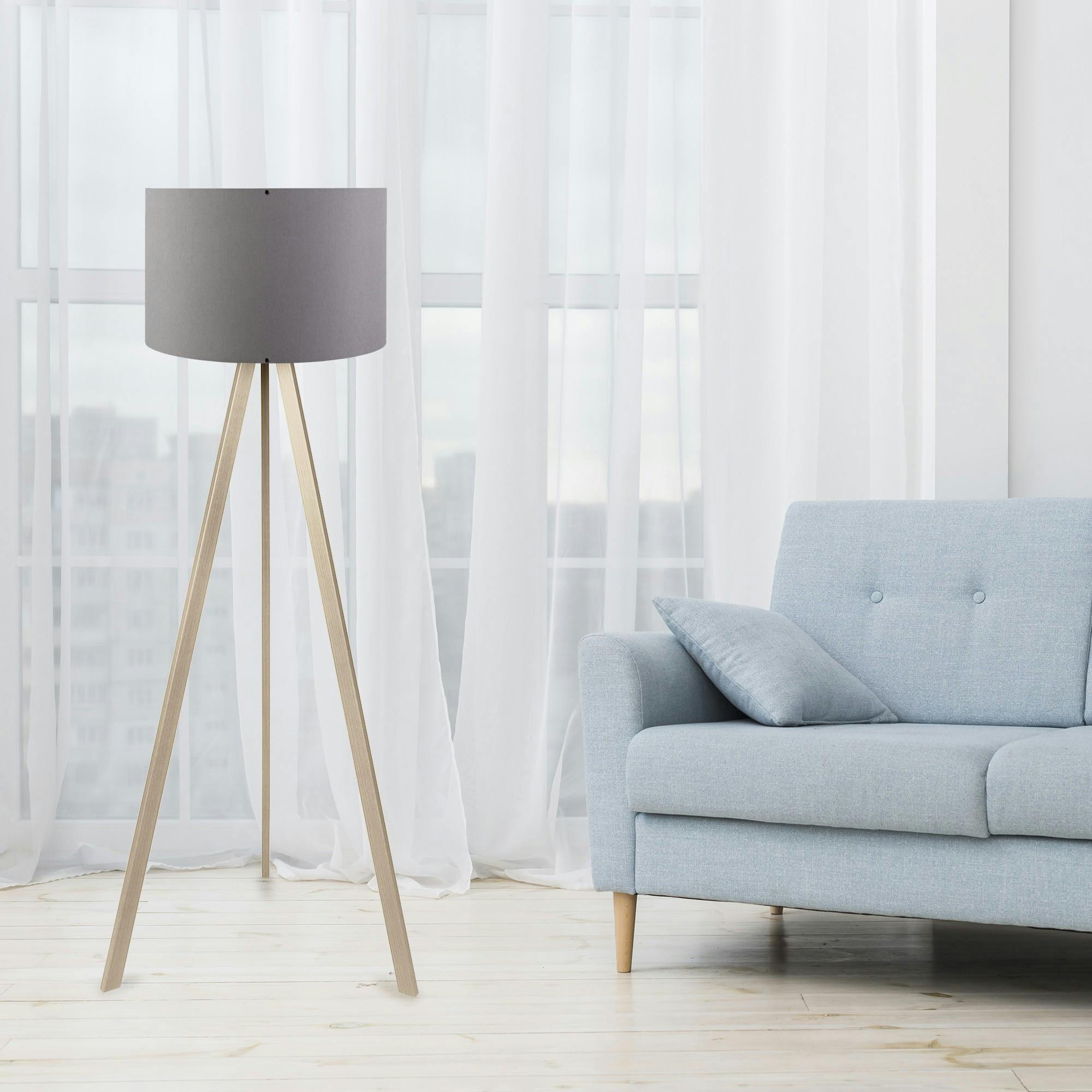 Lampadaire trépied effet bois clair, abat-jour gris KILIS