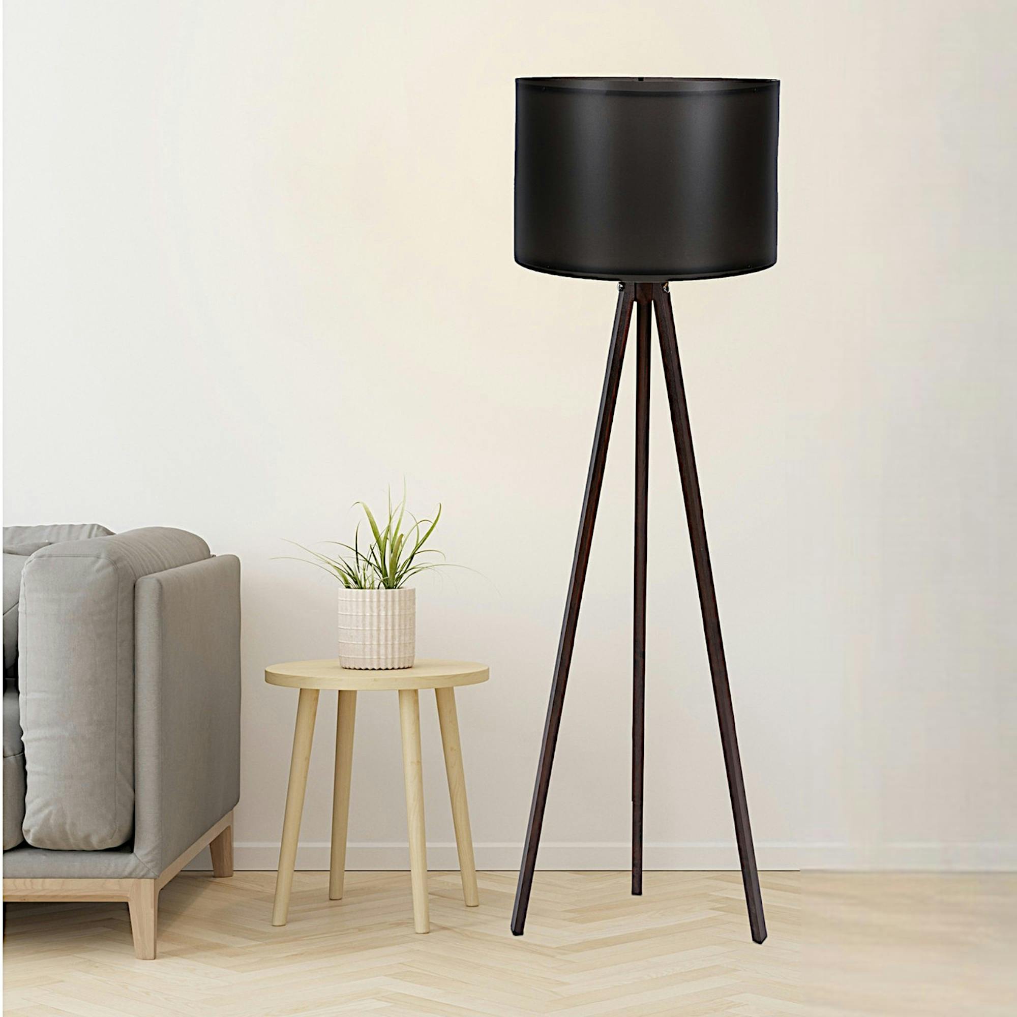 Lampadaire trépied effet noyer et abat-jour noir KILIS