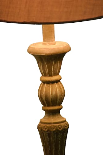 Lampe Charme pied bois taupe forme Tulipe base carrée et abat-jour coton taupe D25xH66cm