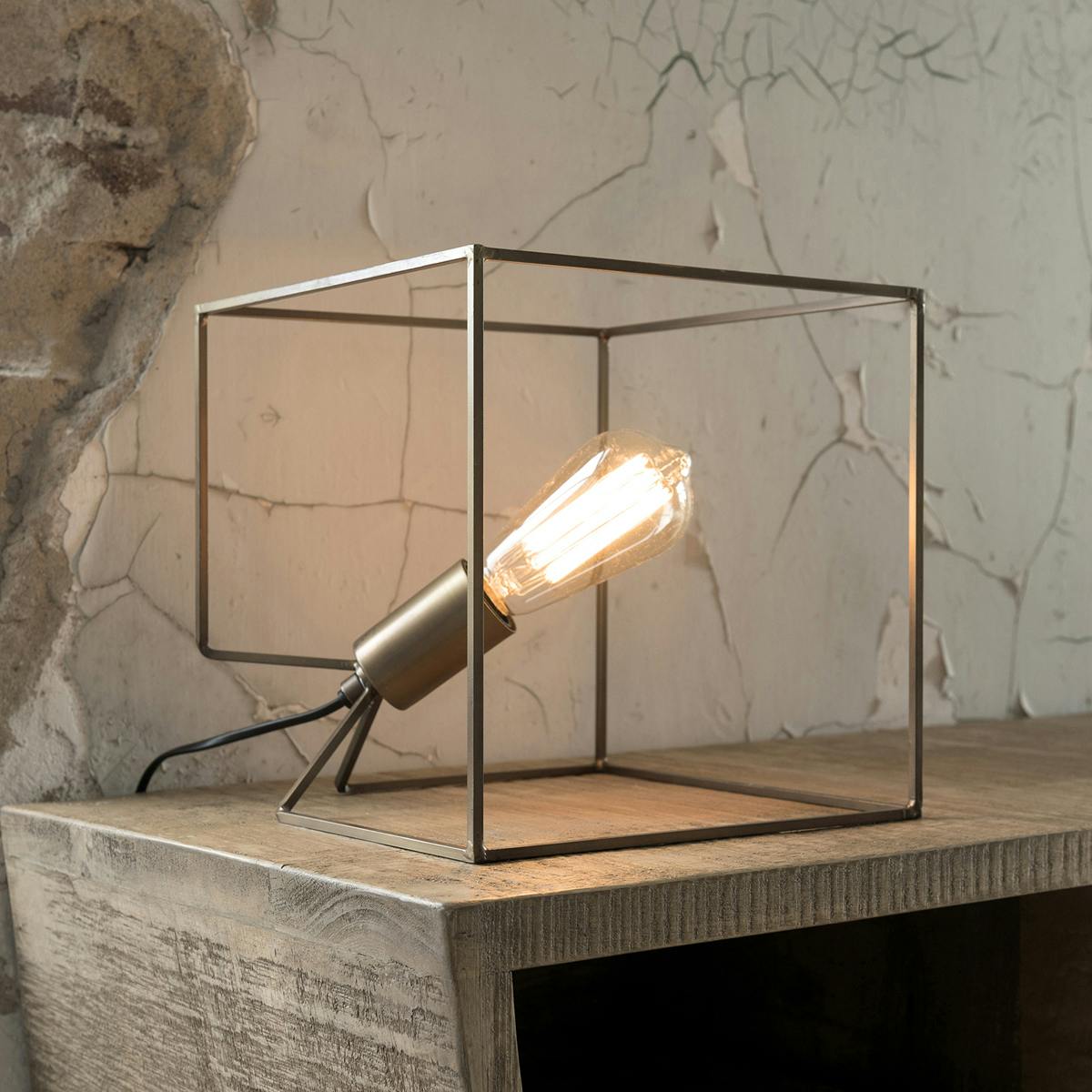 Lampe cube métal couleur bronze antique 25cm TRIBECA