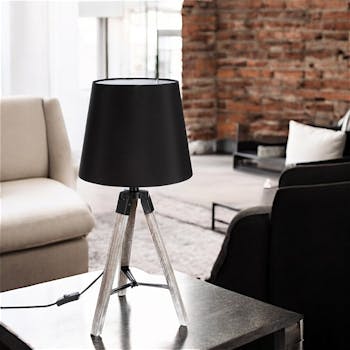 Lampe en bois grisé forme trépied et abat-jour coton noir D28xH58cm