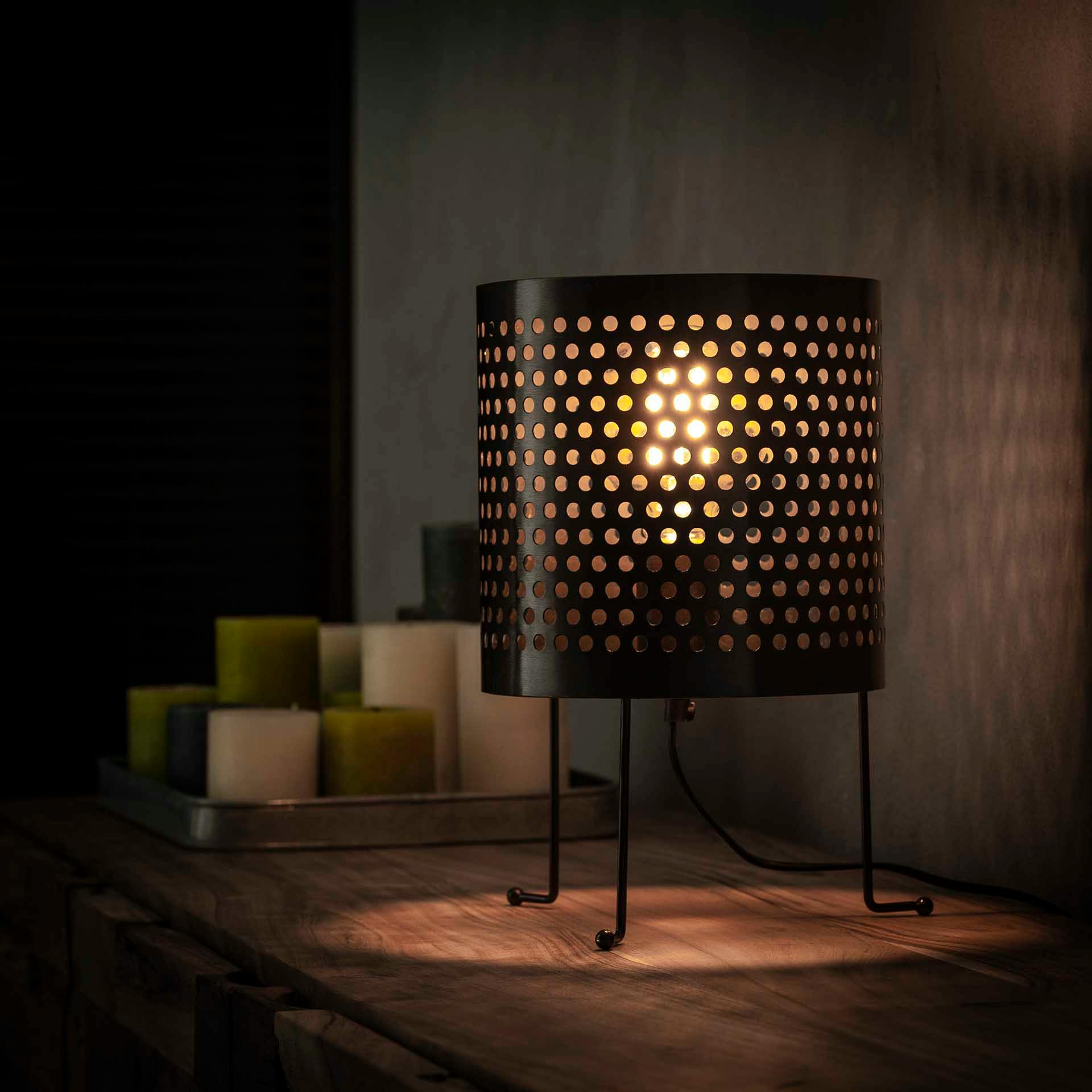 Lampe industrielle ronde abat-jour perforé TRIBECA