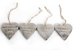 Lot de 4 Coeurs "Message" en aluminium brossé à suspendre 9cm