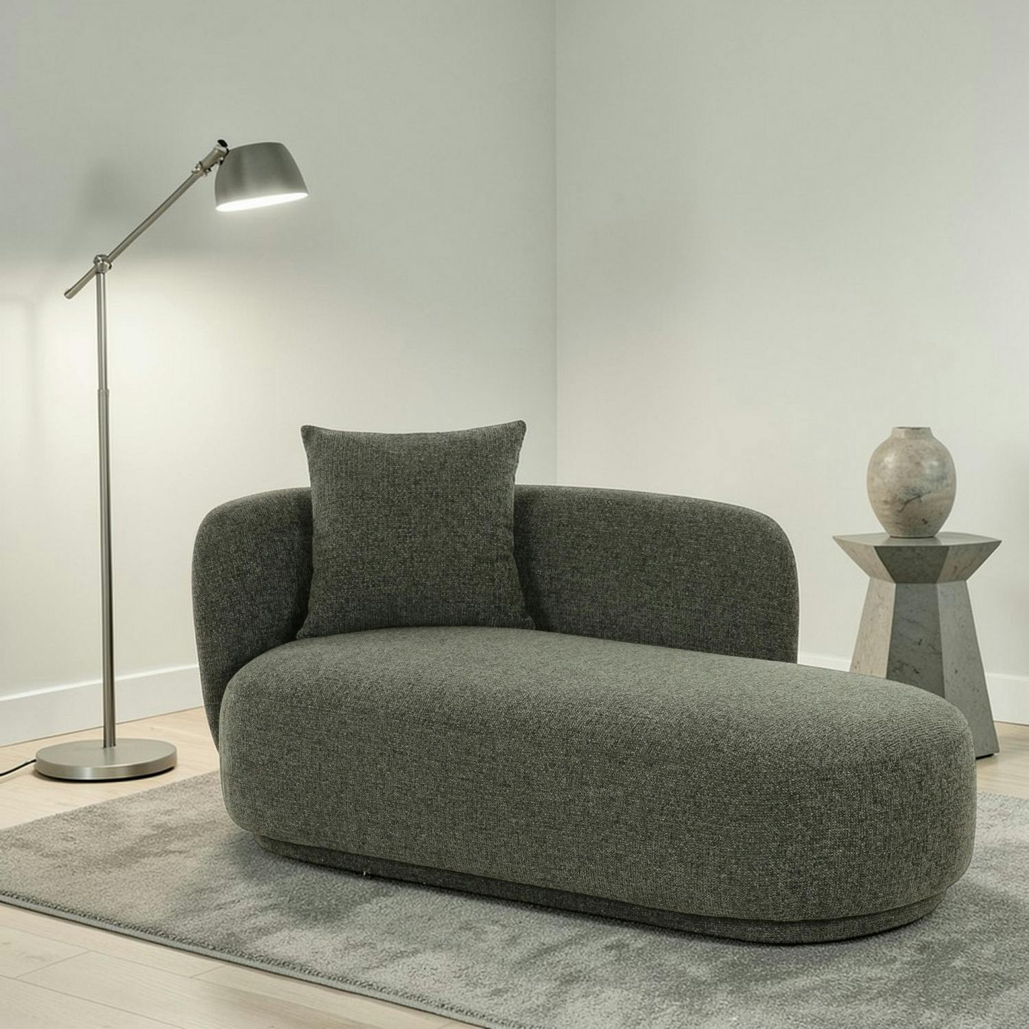 Méridienne verte design organique et coussin assorti NAMSOS