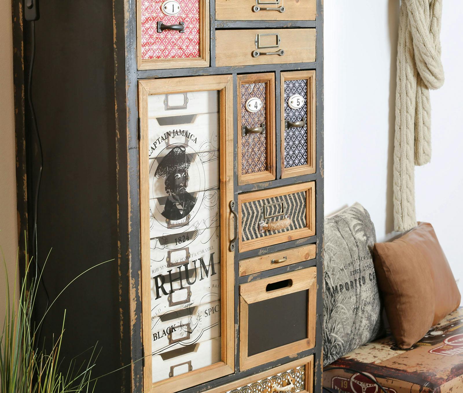 Armoires d'apothicaire antiques - Solutions de stockage vintage