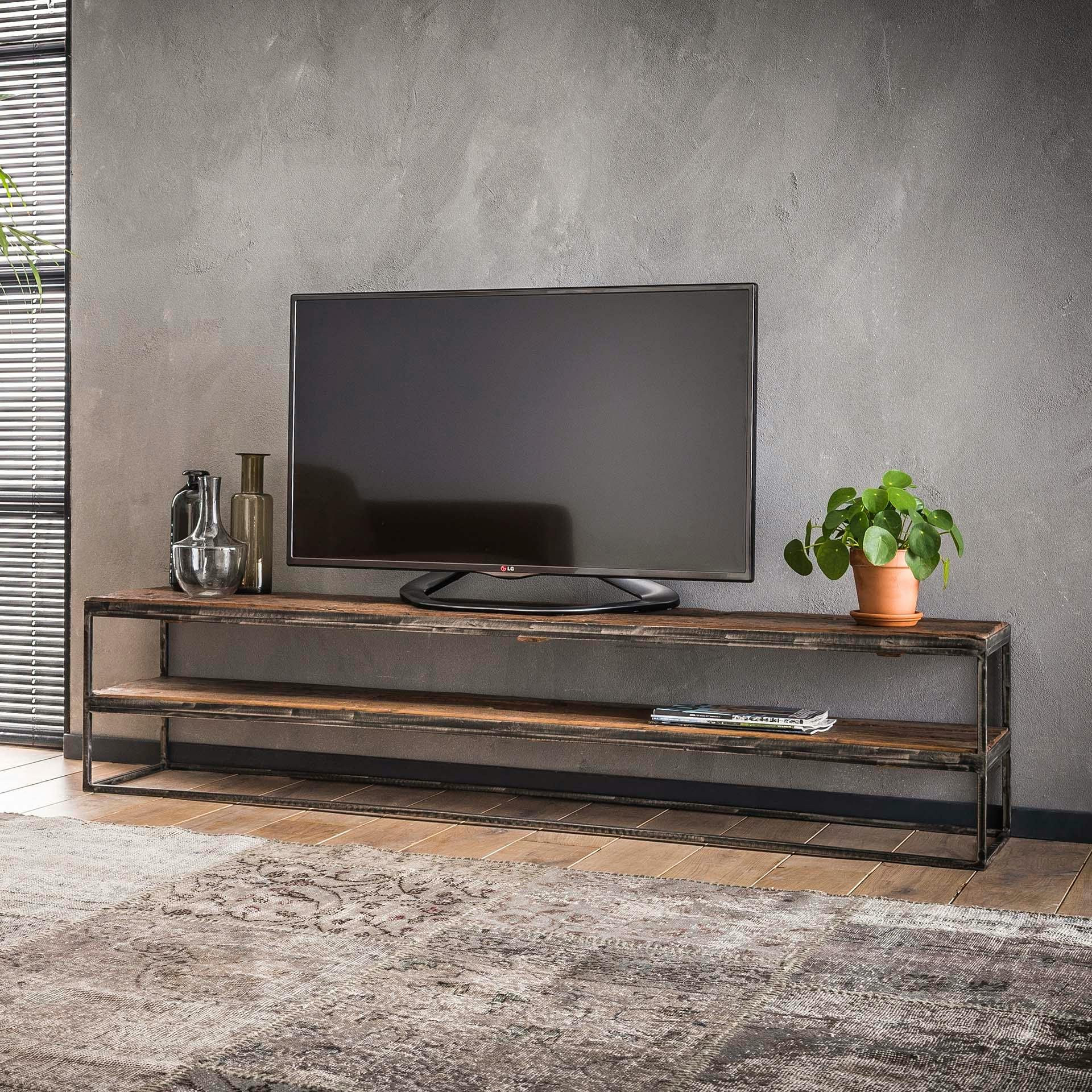 Meuble TV en bois recyle et metal de style industriel