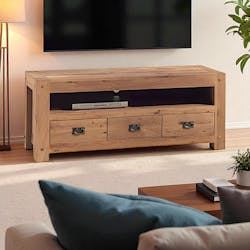 Meuble TV en bois trois tiroirs de style campagne