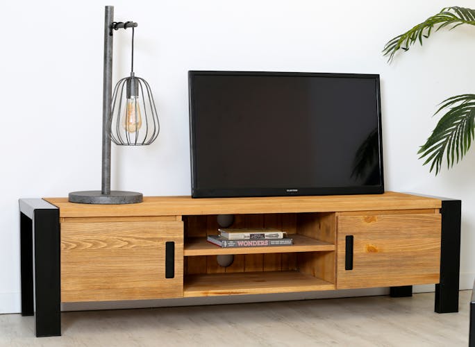 Meuble TV en bois et metal deux portes de style industriel