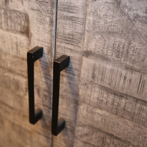 Meuble TV en bois et metal vieilli trois portes style contemporain