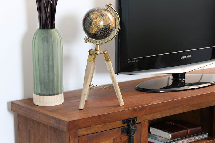 Meuble TV en bois recycle avec roulettes de style industriel