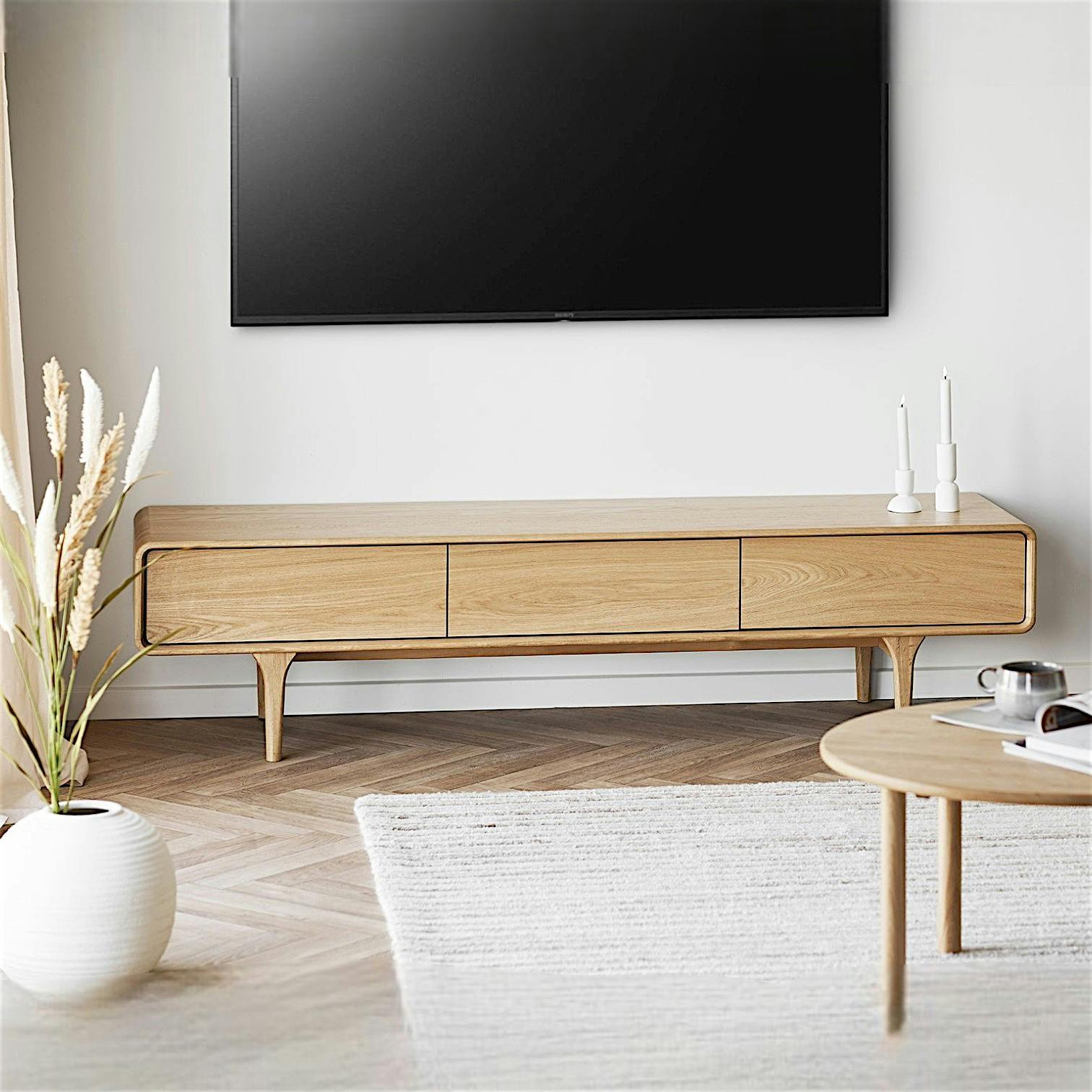 Meuble TV scandinave en placage chêne 2 portes 1 tiroir TARAZ
